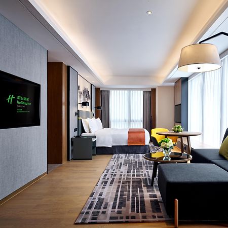 Holiday Inn Guangzhou South Lake Hotel - Ideal For Business & Leisure Buitenkant foto
