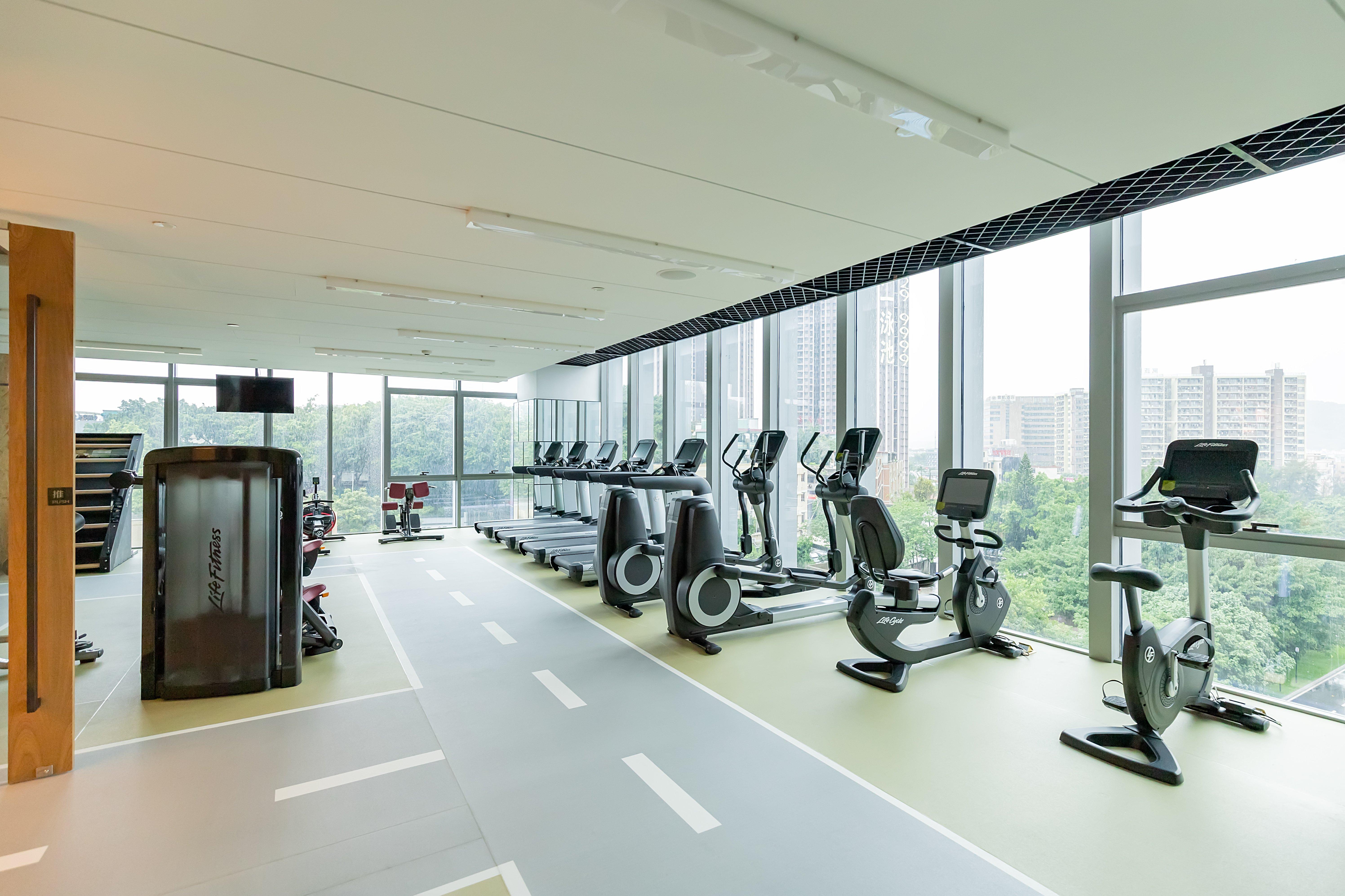Holiday Inn Guangzhou South Lake Hotel - Ideal For Business & Leisure Buitenkant foto