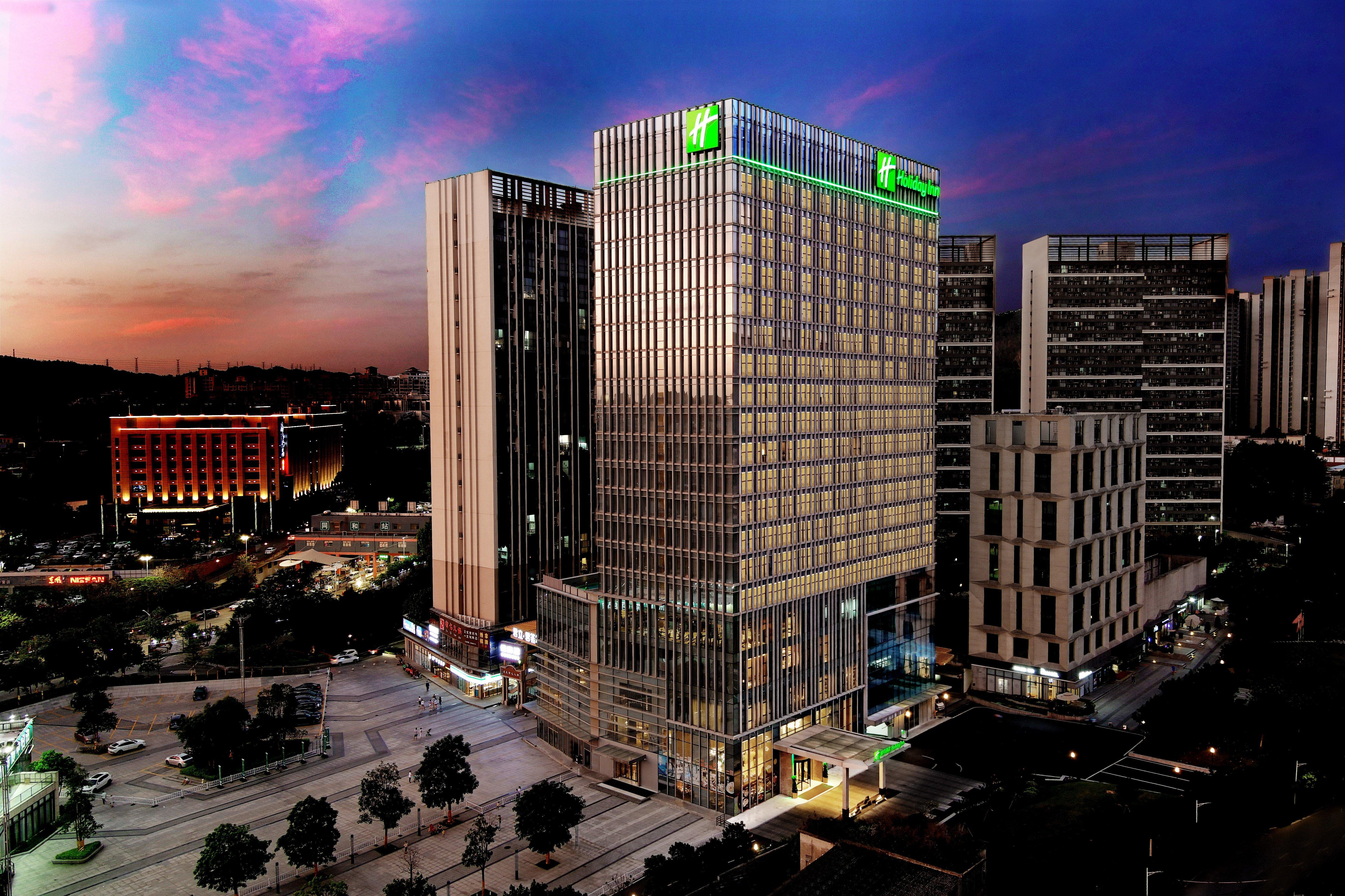Holiday Inn Guangzhou South Lake Hotel - Ideal For Business & Leisure Buitenkant foto