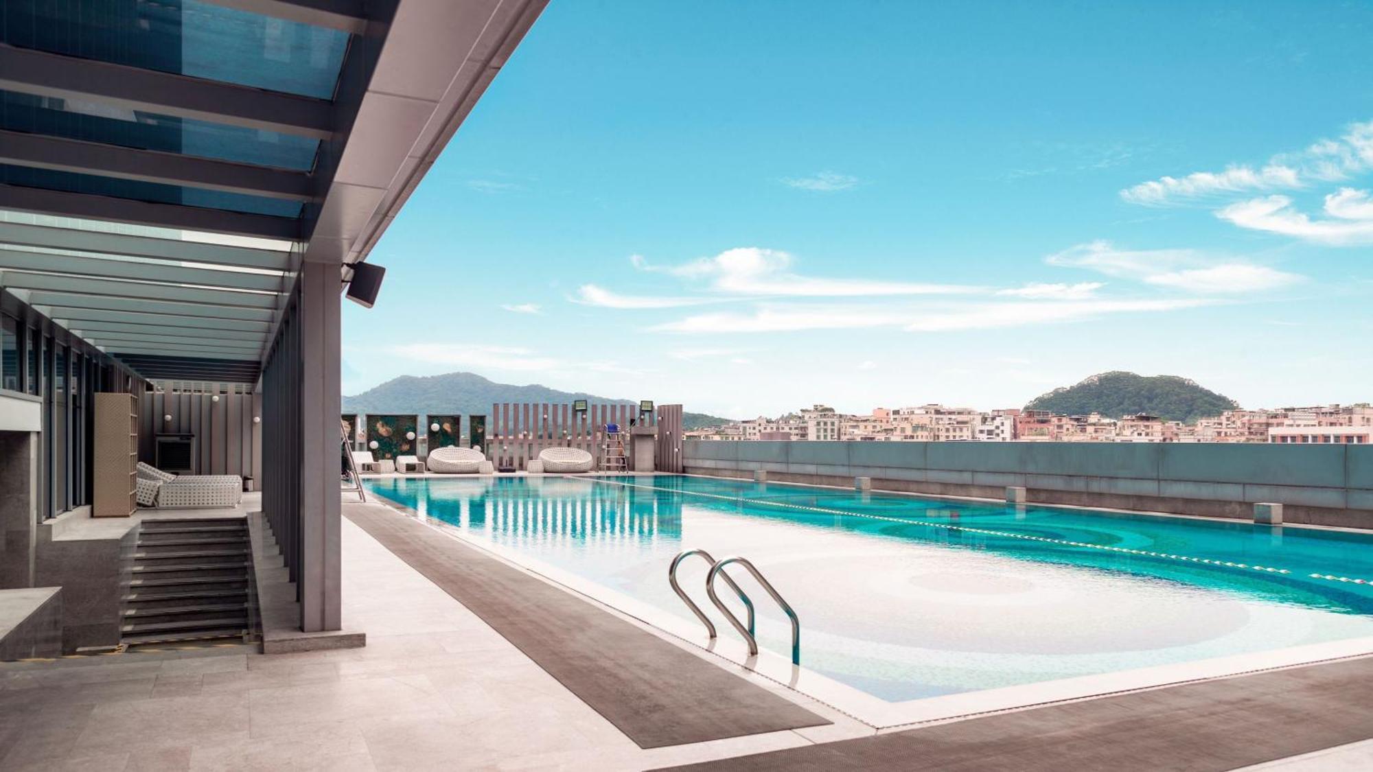 Holiday Inn Guangzhou South Lake Hotel - Ideal For Business & Leisure Buitenkant foto