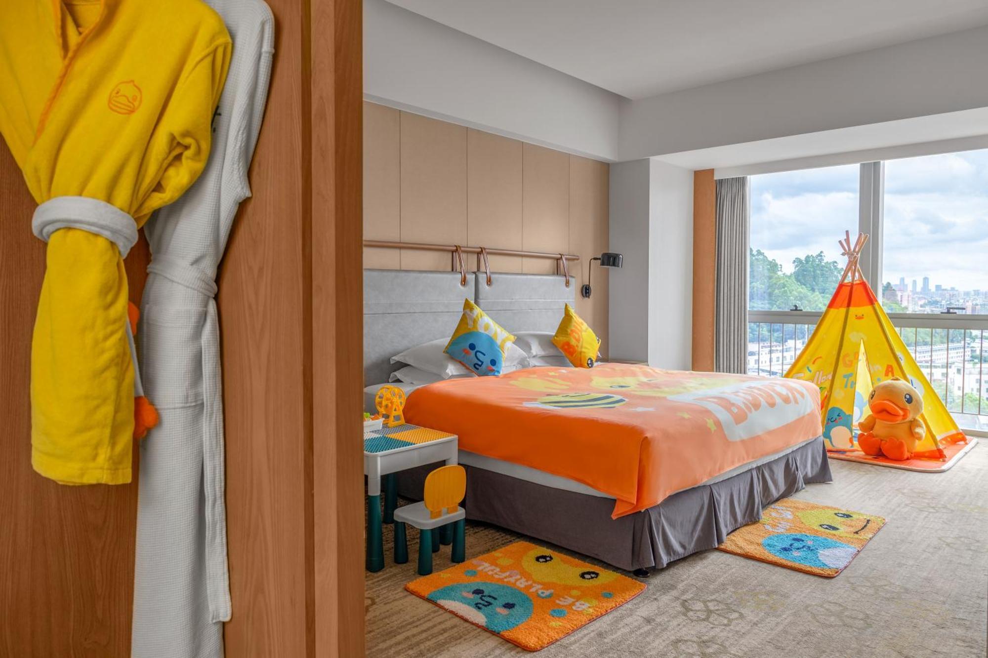 Holiday Inn Guangzhou South Lake Hotel - Ideal For Business & Leisure Buitenkant foto